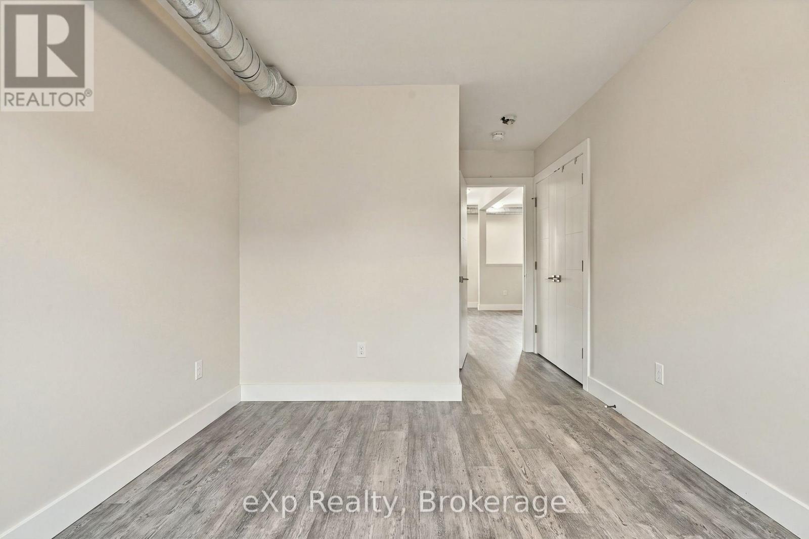 B - 34 Duke Street Property Photo 24