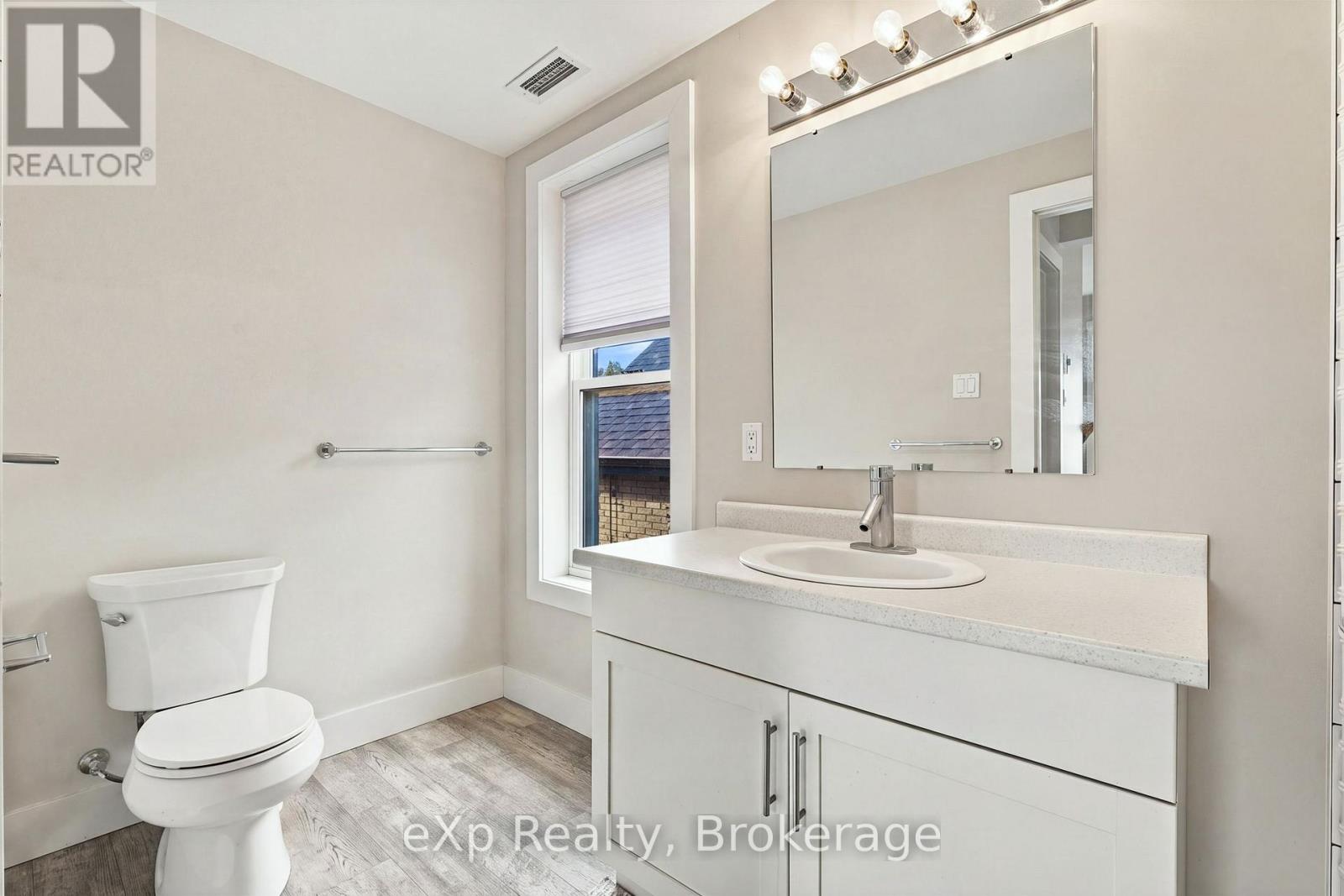 B - 34 Duke Street Property Photo 30