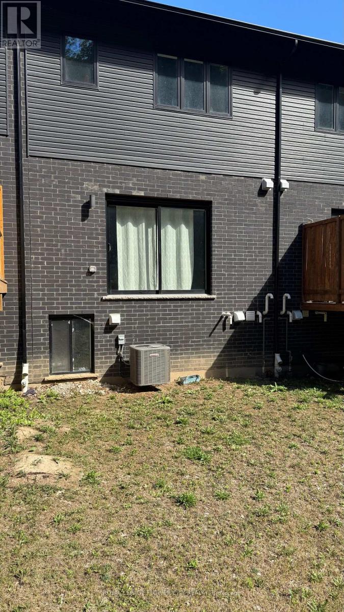 928 Robert Ferrie Drive Property Photo 3