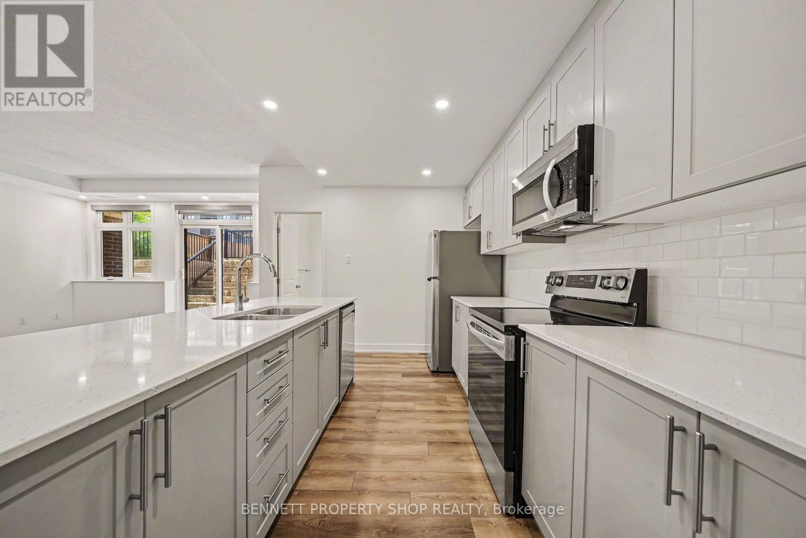 K - 410 Rolling Meadow Crescent Property Photo 6