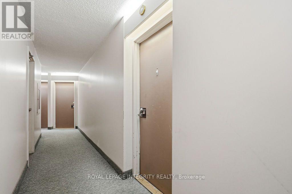 2207 - 900 Dynes Road Property Photo 10