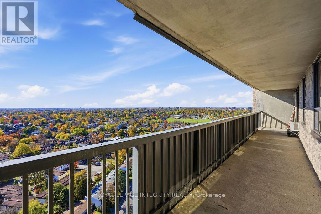 2207 - 900 Dynes Road Property Photo 12