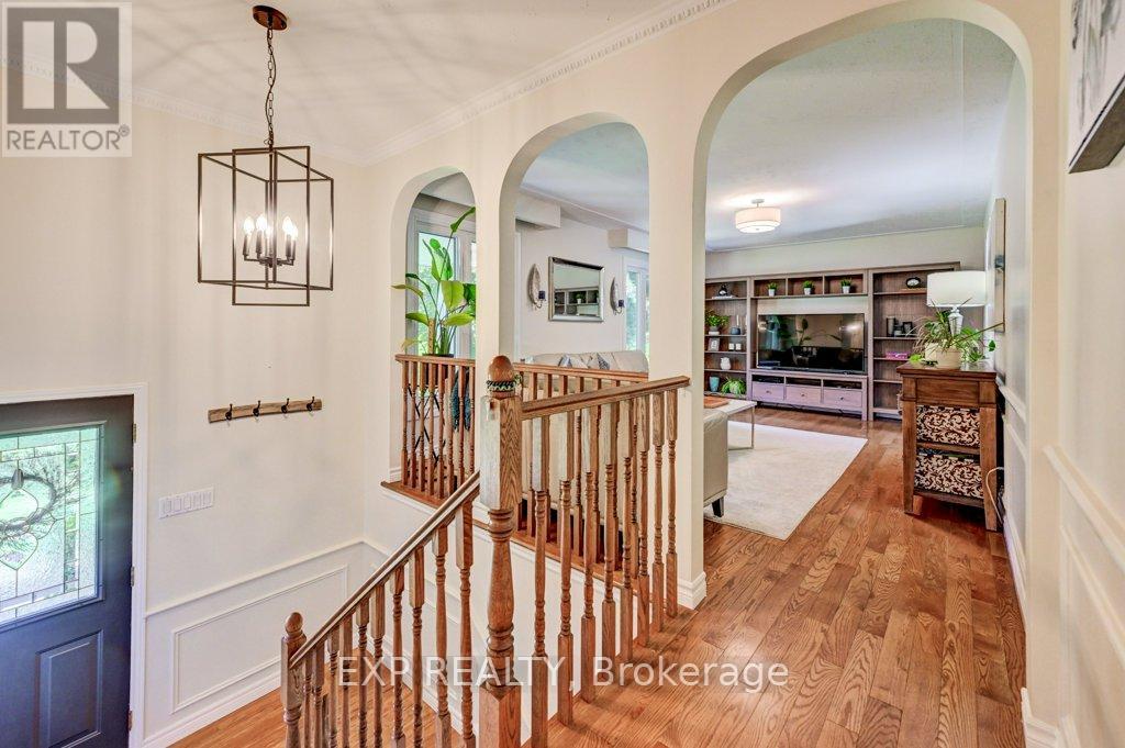 194 Dundas Street E Property Photo 4