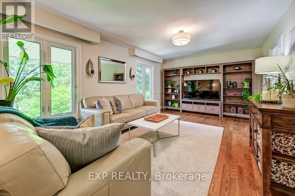 194 Dundas Street E Property Photo 5