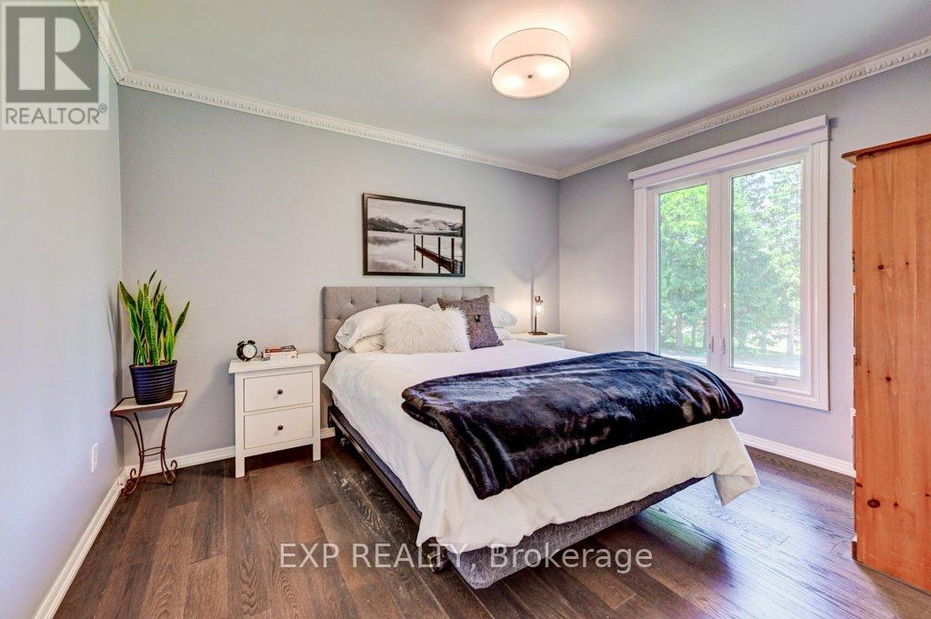 194 Dundas Street E Property Photo 16