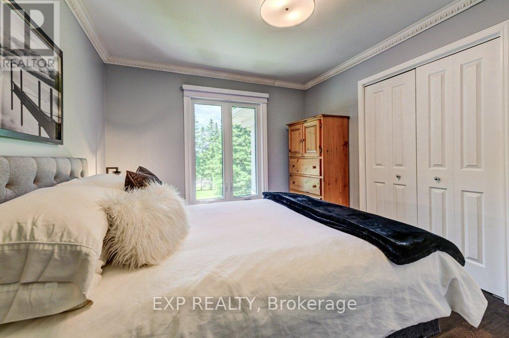 194 Dundas Street E Property Photo 17