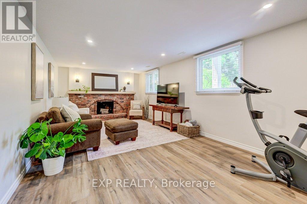 194 Dundas Street E Property Photo 24