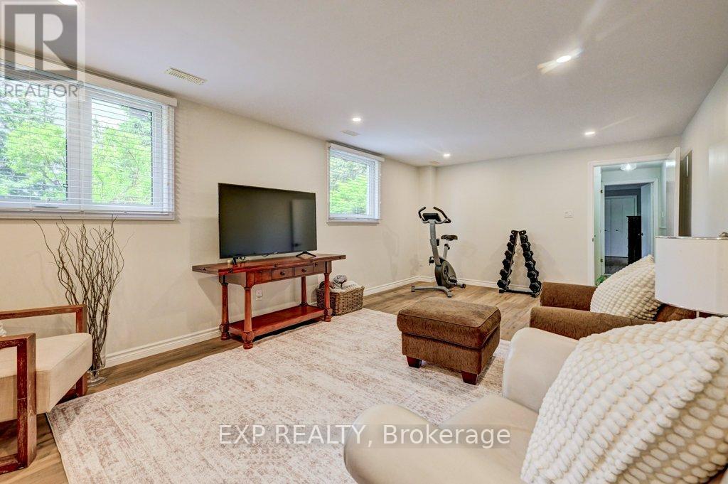 194 Dundas Street E Property Photo 26