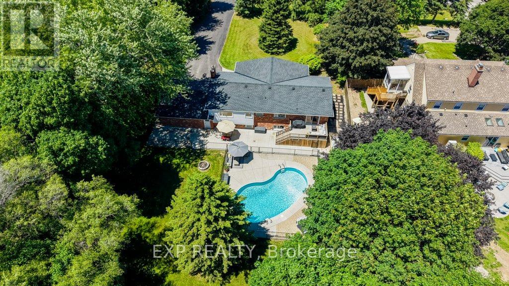 194 Dundas Street E Property Photo 41