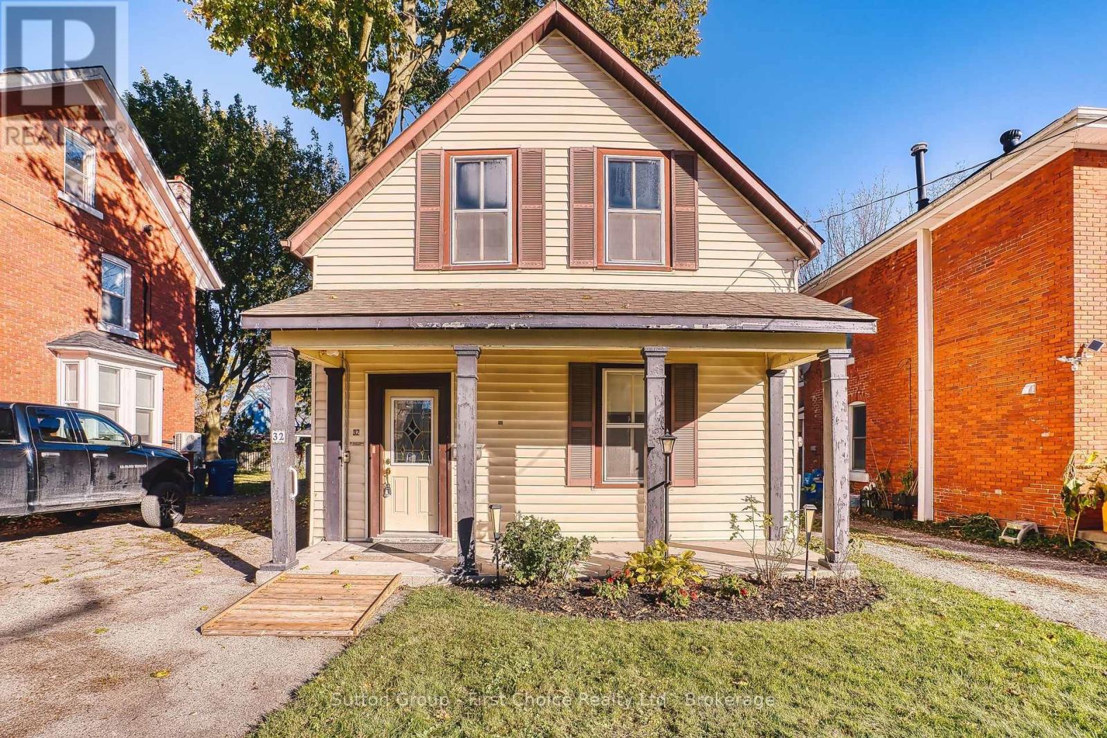 32 Falstaff Street Property Photo 1