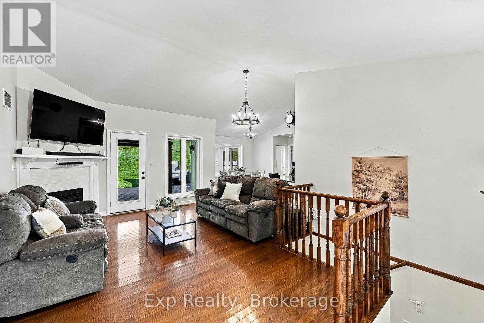 3835 Harwood Road Property Photo 8