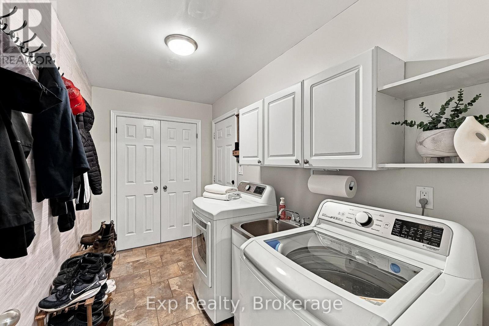 3835 Harwood Road Property Photo 20