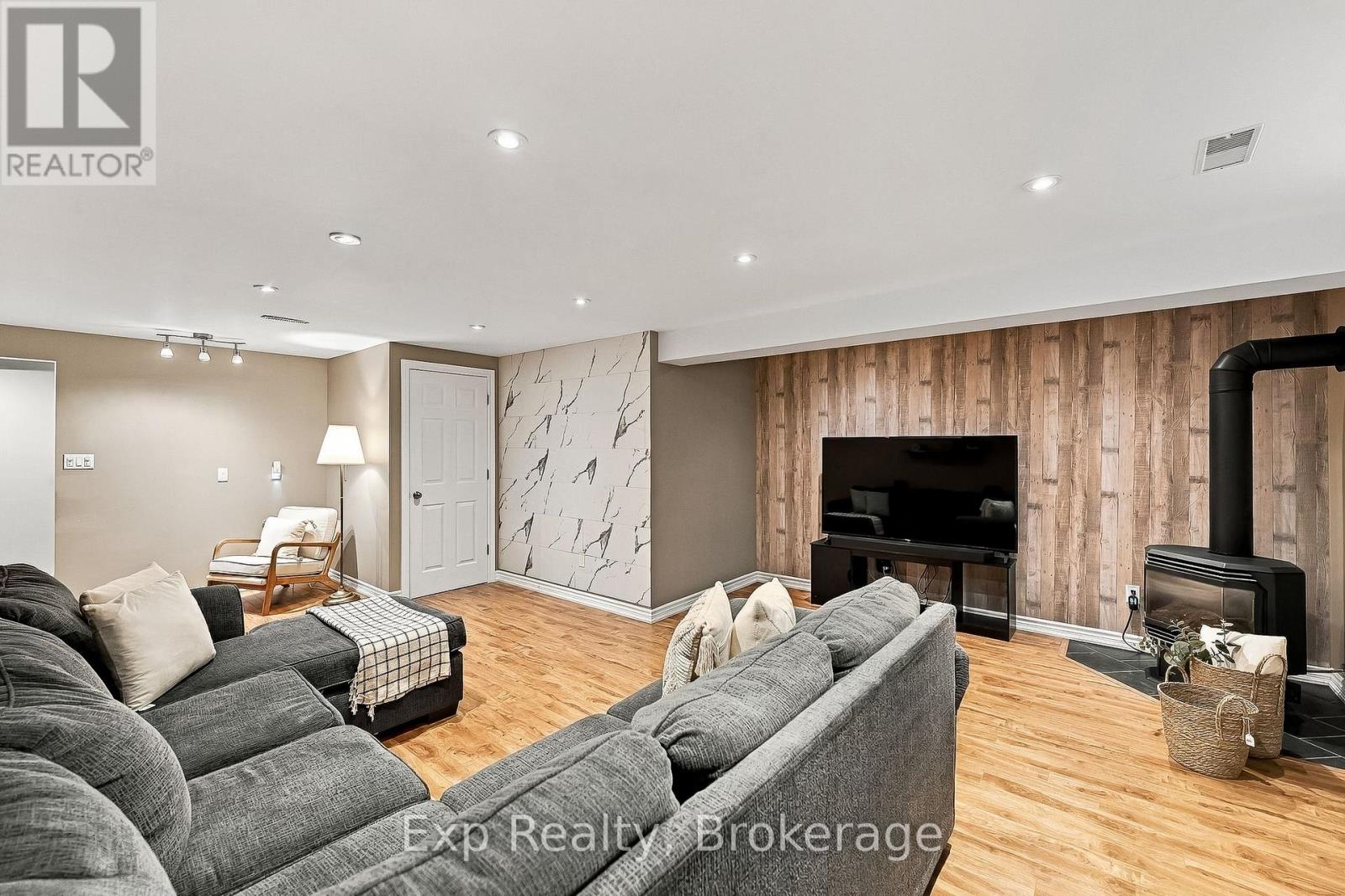 3835 Harwood Road Property Photo 30
