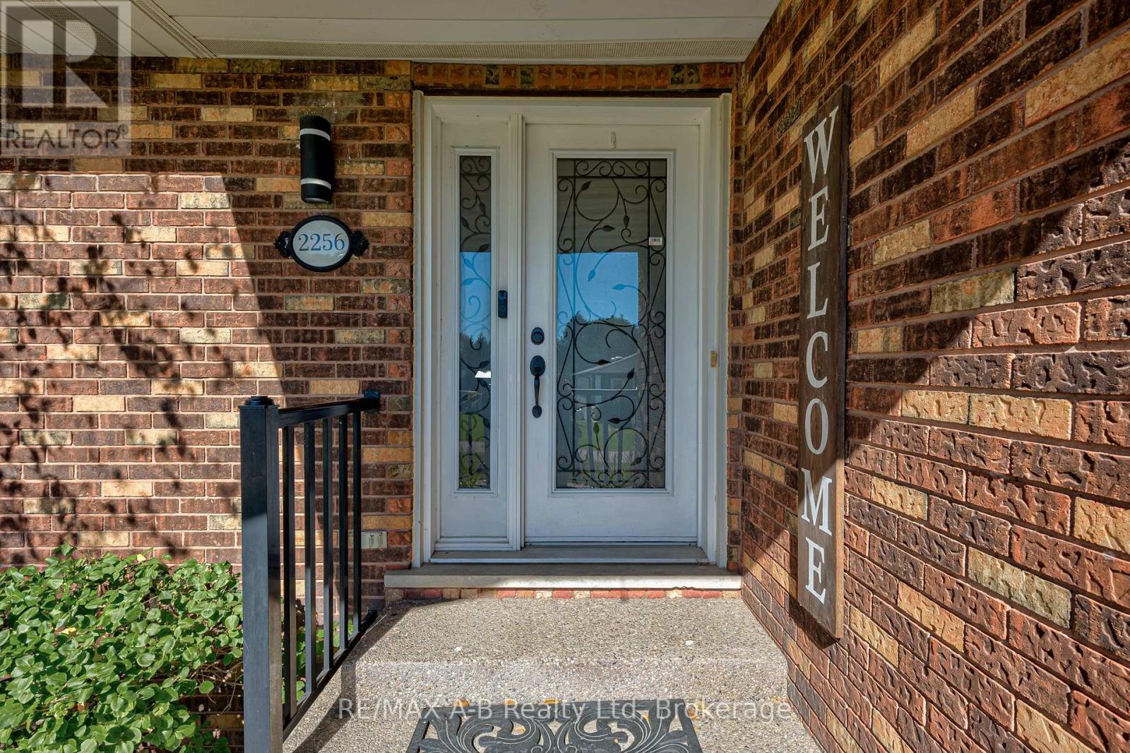 2256 Webster Street Property Photo 6