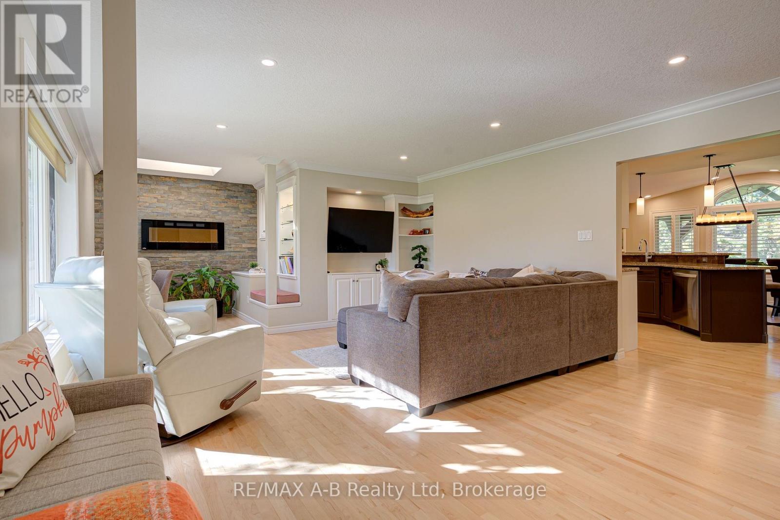 2256 Webster Street Property Photo 9