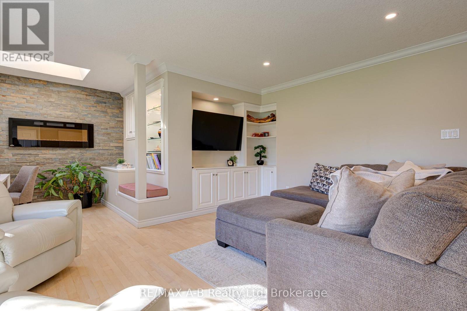 2256 Webster Street Property Photo 10