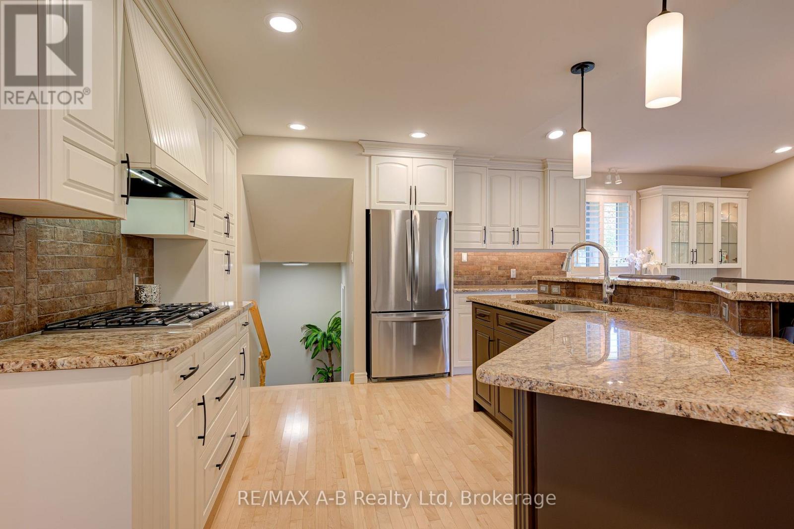 2256 Webster Street Property Photo 13