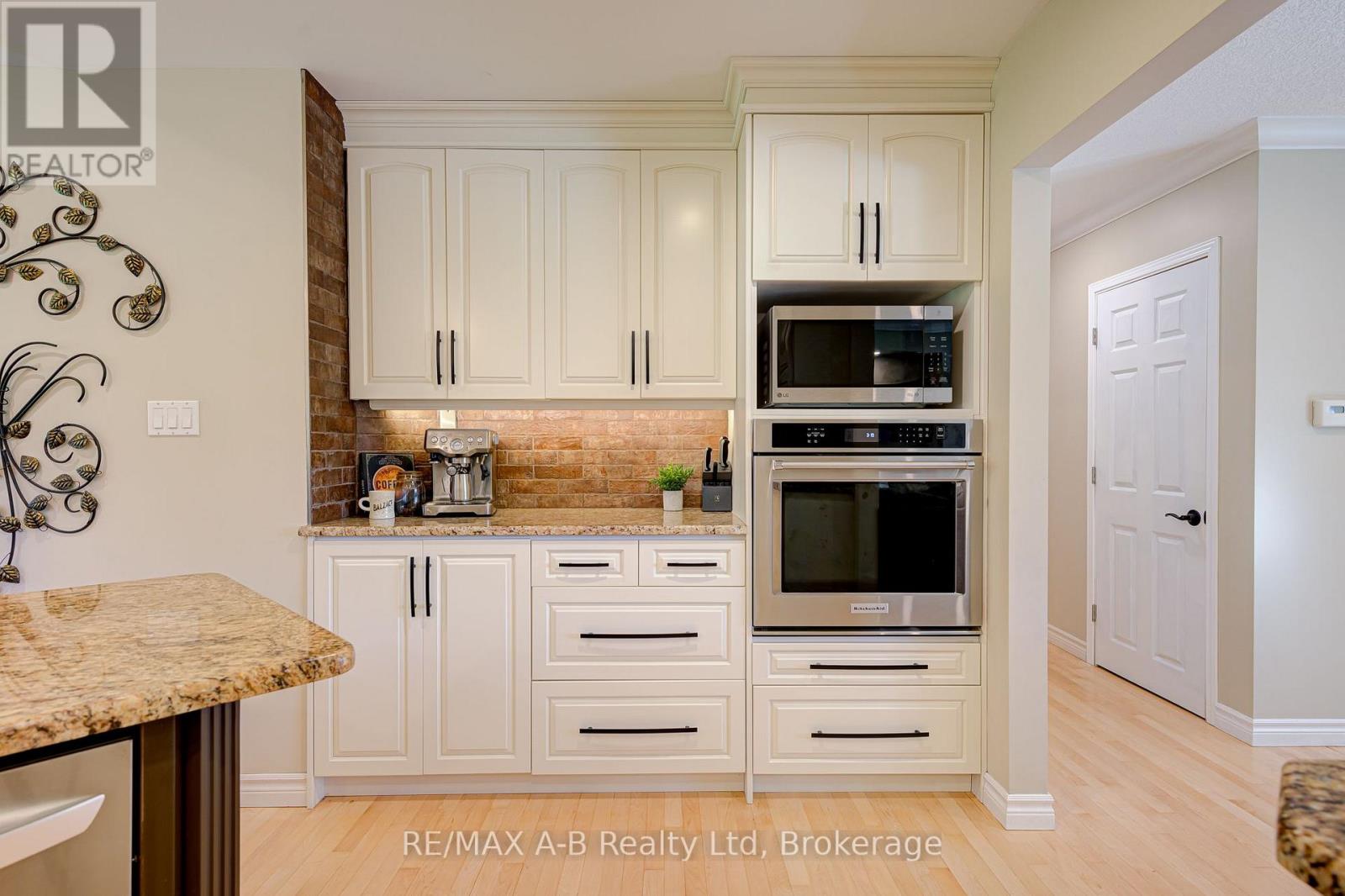 2256 Webster Street Property Photo 16