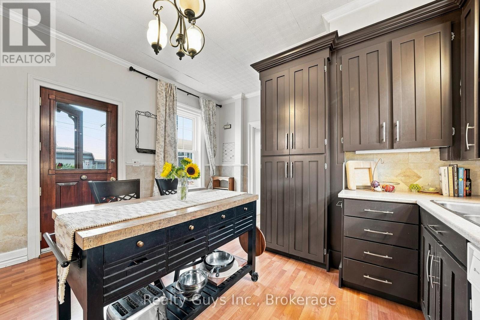 91 Main Street Property Photo 14