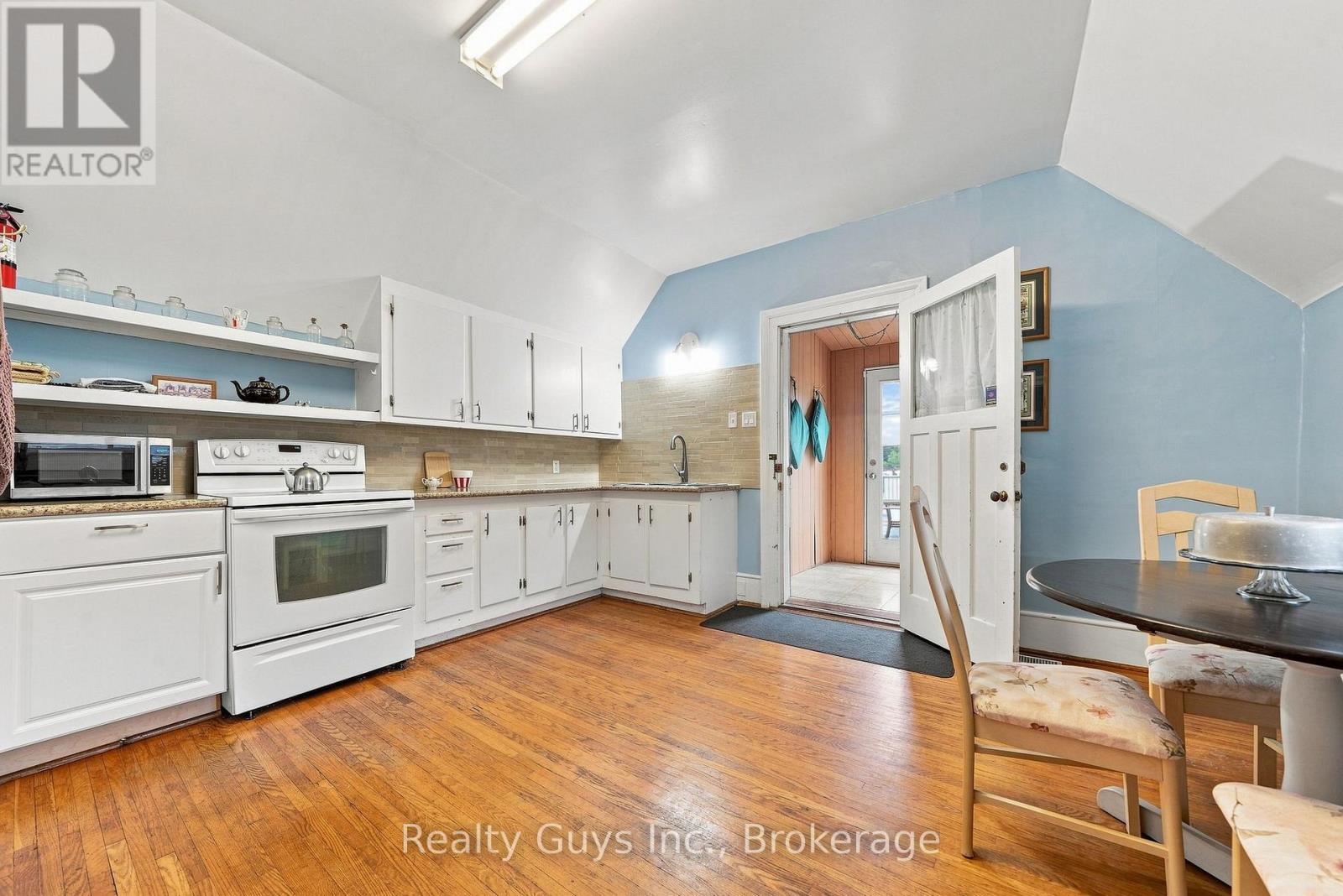 91 Main Street Property Photo 28