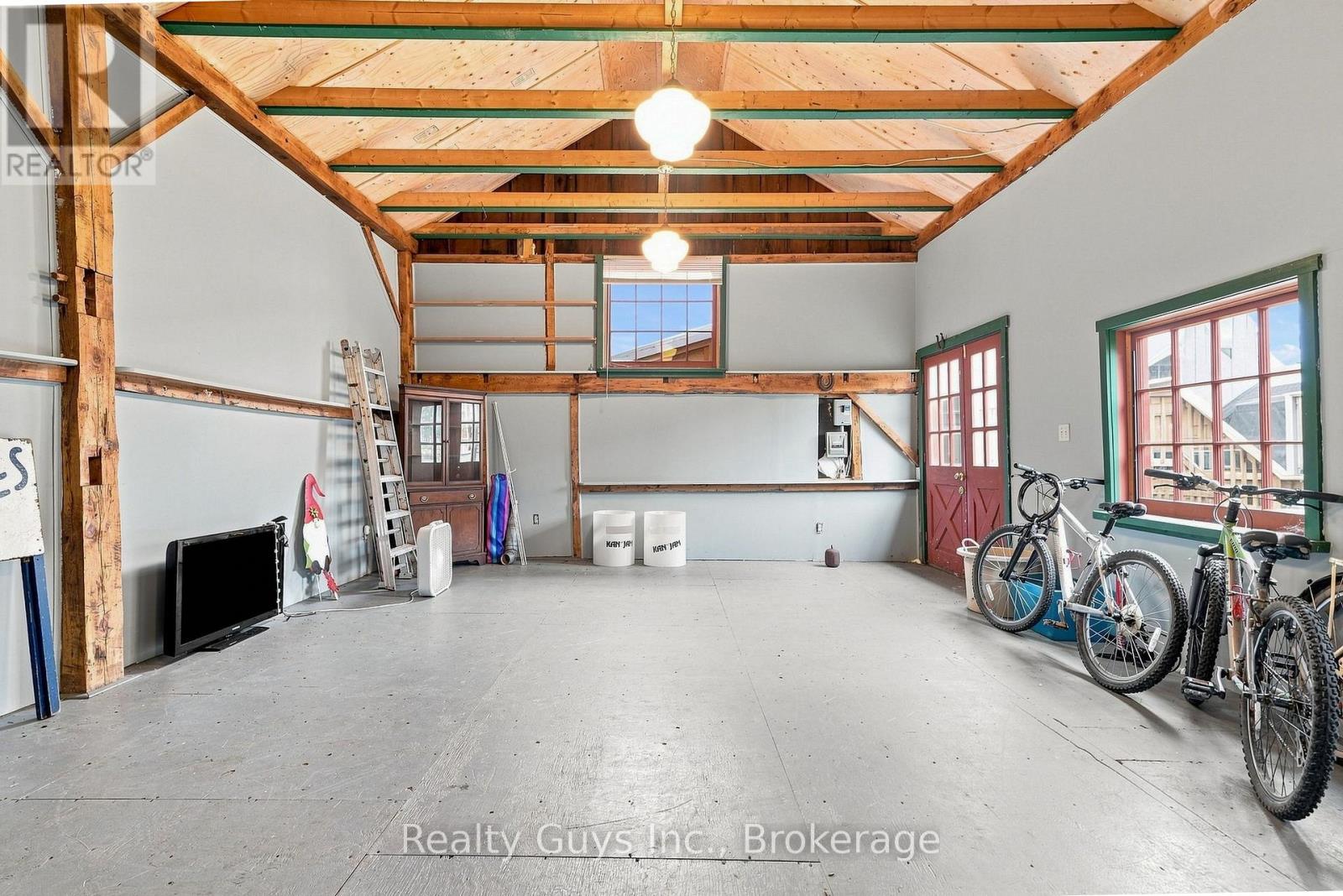 91 Main Street Property Photo 43