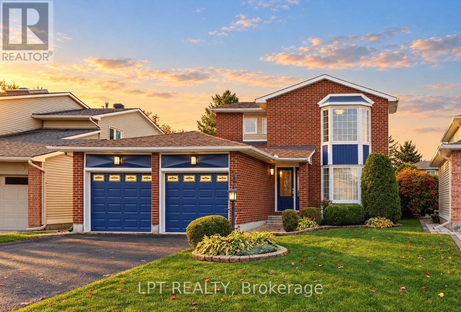 28 MEADOW GLADE GARDENS Property Photo 1