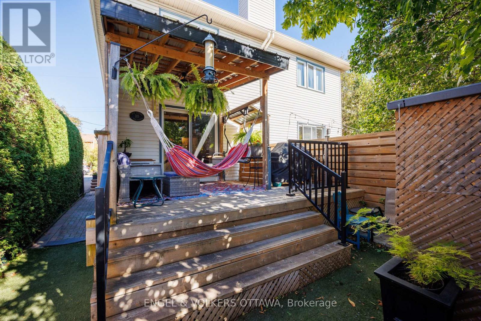 14 Prince Albert Street Property Photo 40