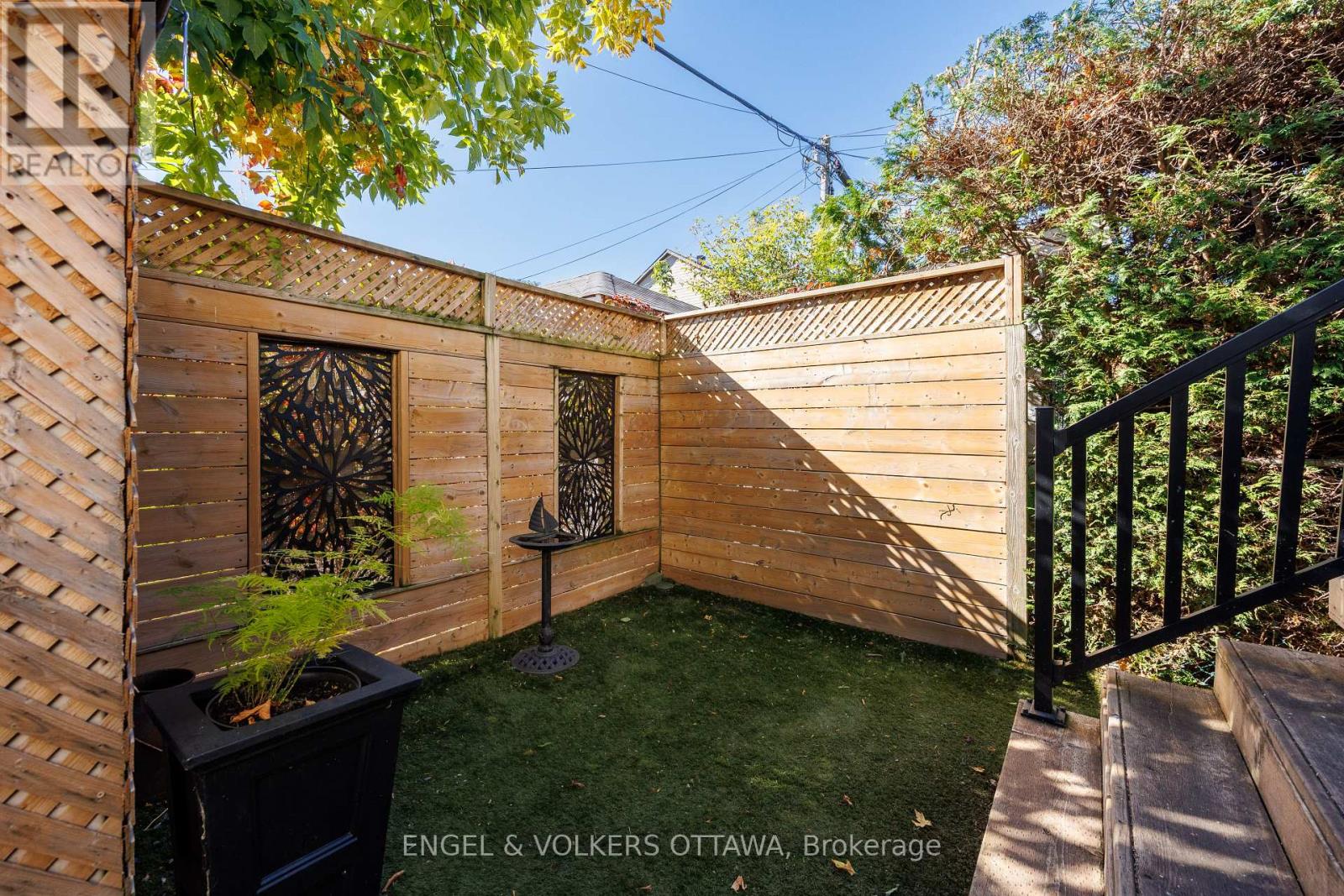 14 Prince Albert Street Property Photo 41