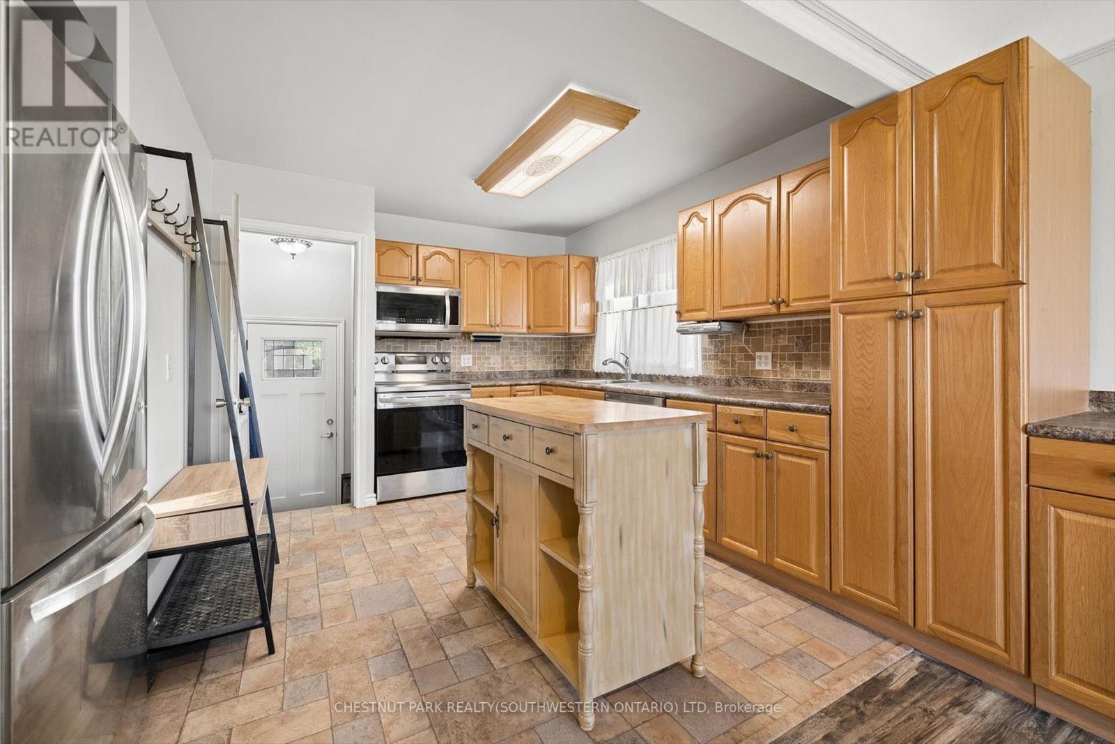 7 Prueter Avenue Property Photo 8
