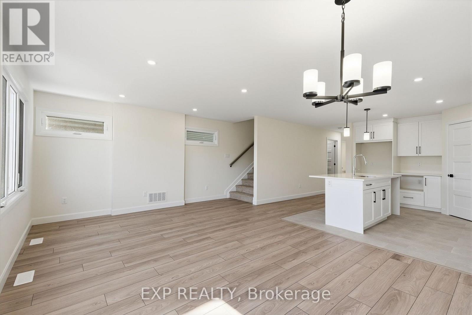 144 Elizabeth Street Property Photo 12