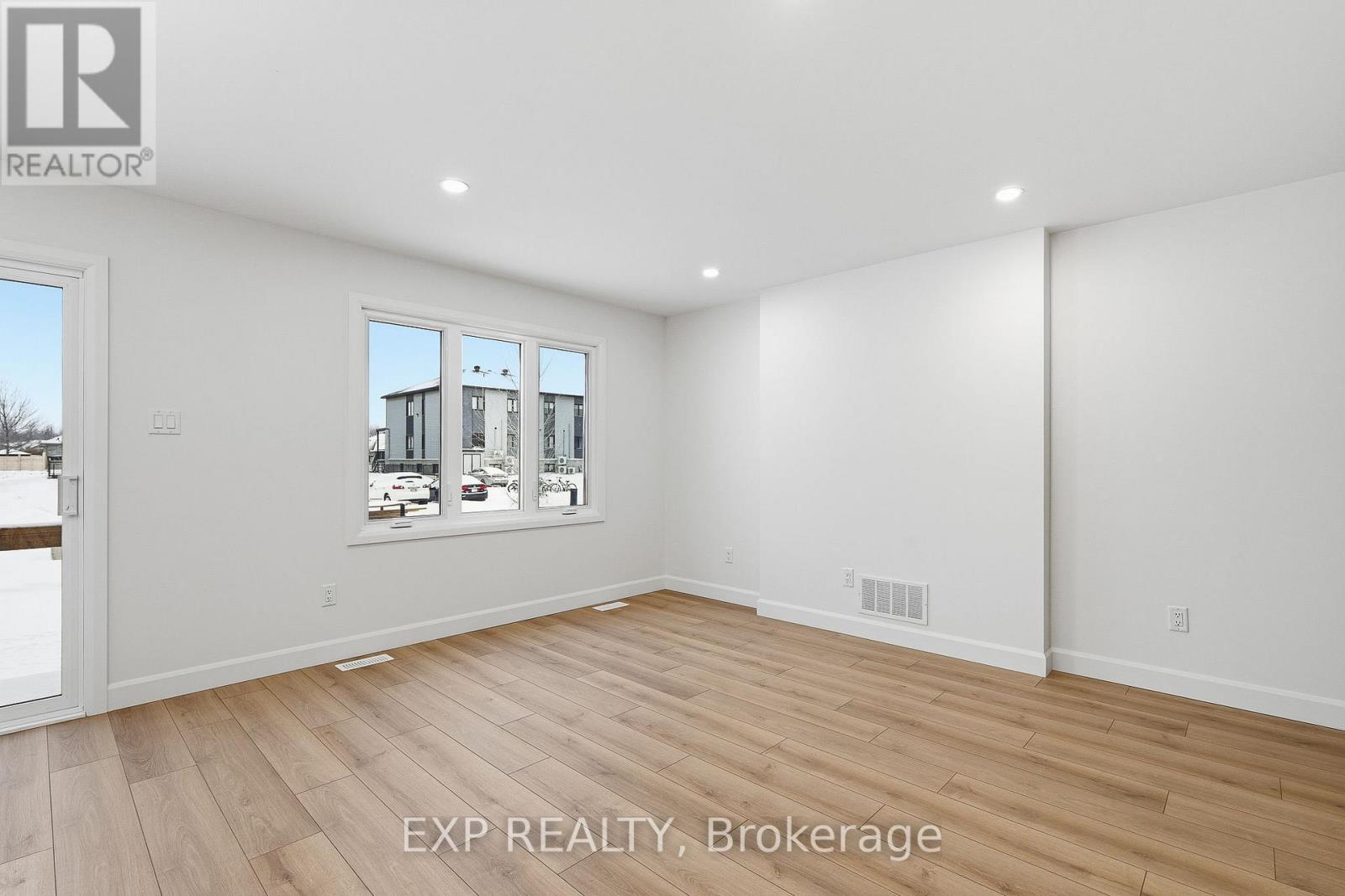 136 Elizabeth Street Property Photo 12
