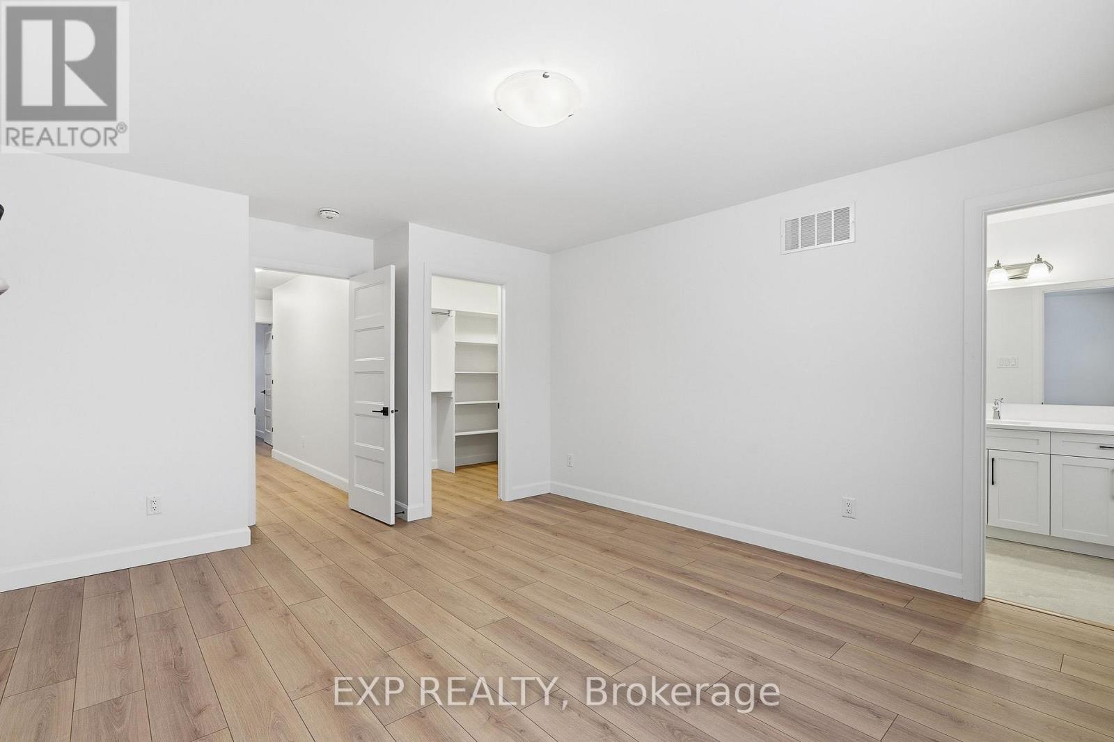 136 Elizabeth Street Property Photo 20