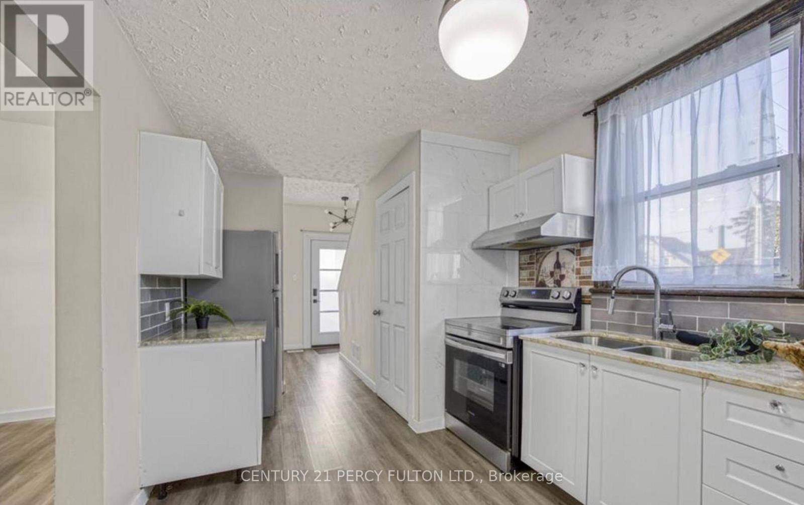 130 Stirton Street Property Photo 7