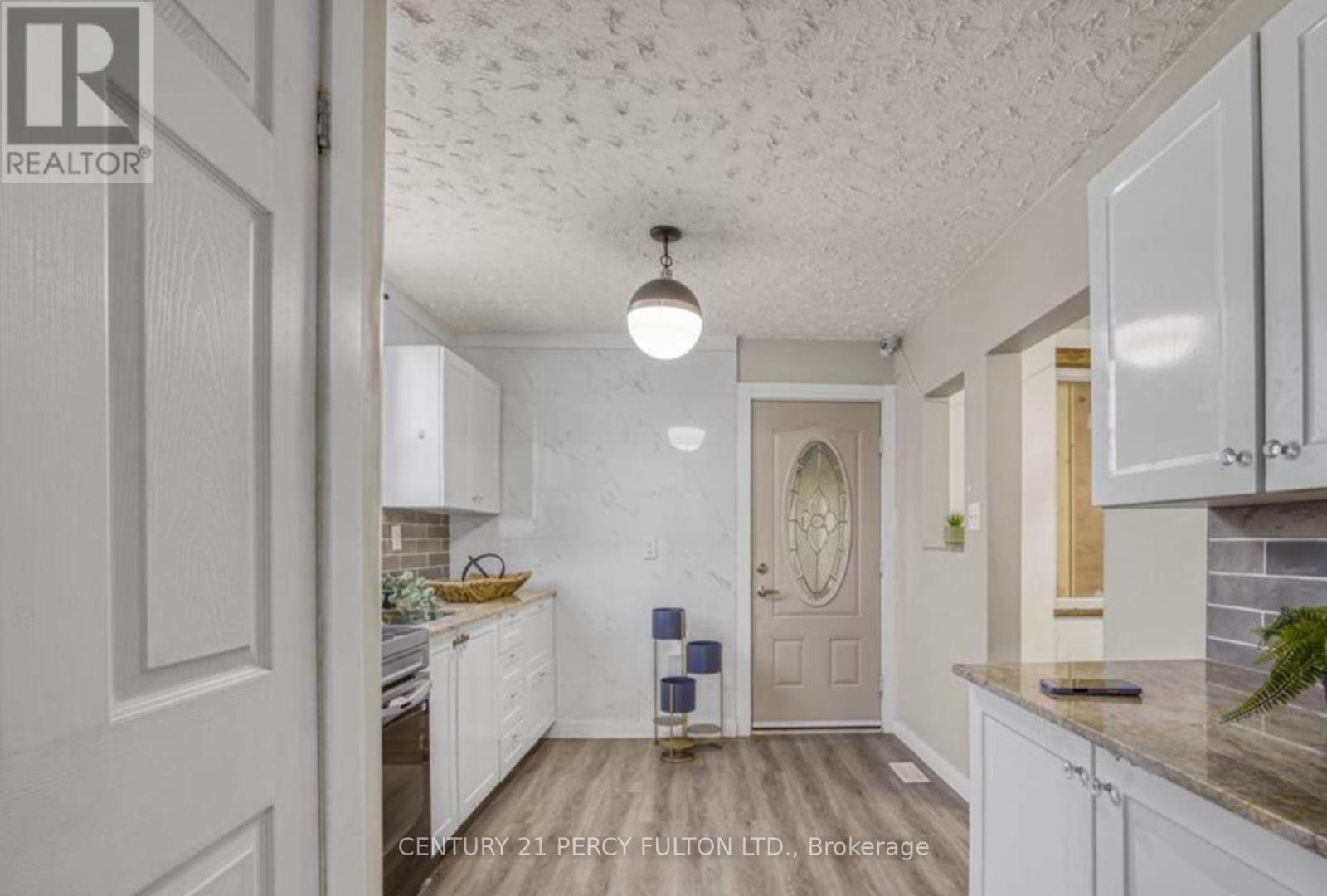 130 Stirton Street Property Photo 8