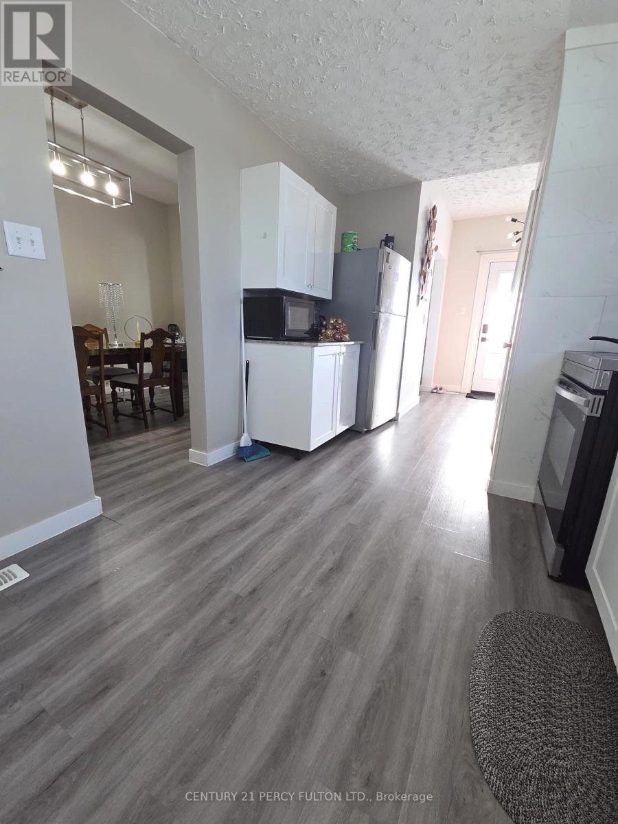 130 Stirton Street Property Photo 11