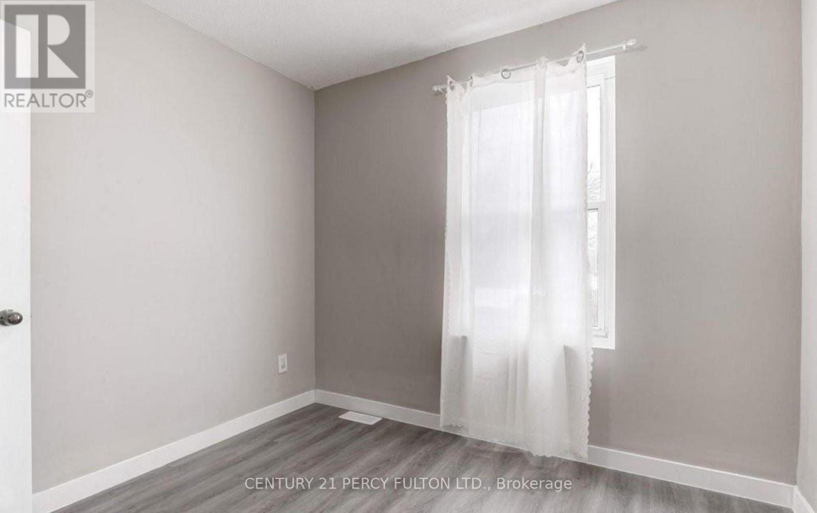 130 Stirton Street Property Photo 15