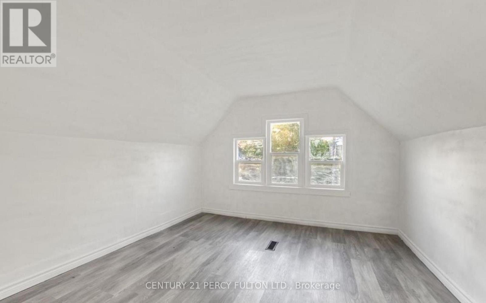 130 Stirton Street Property Photo 19