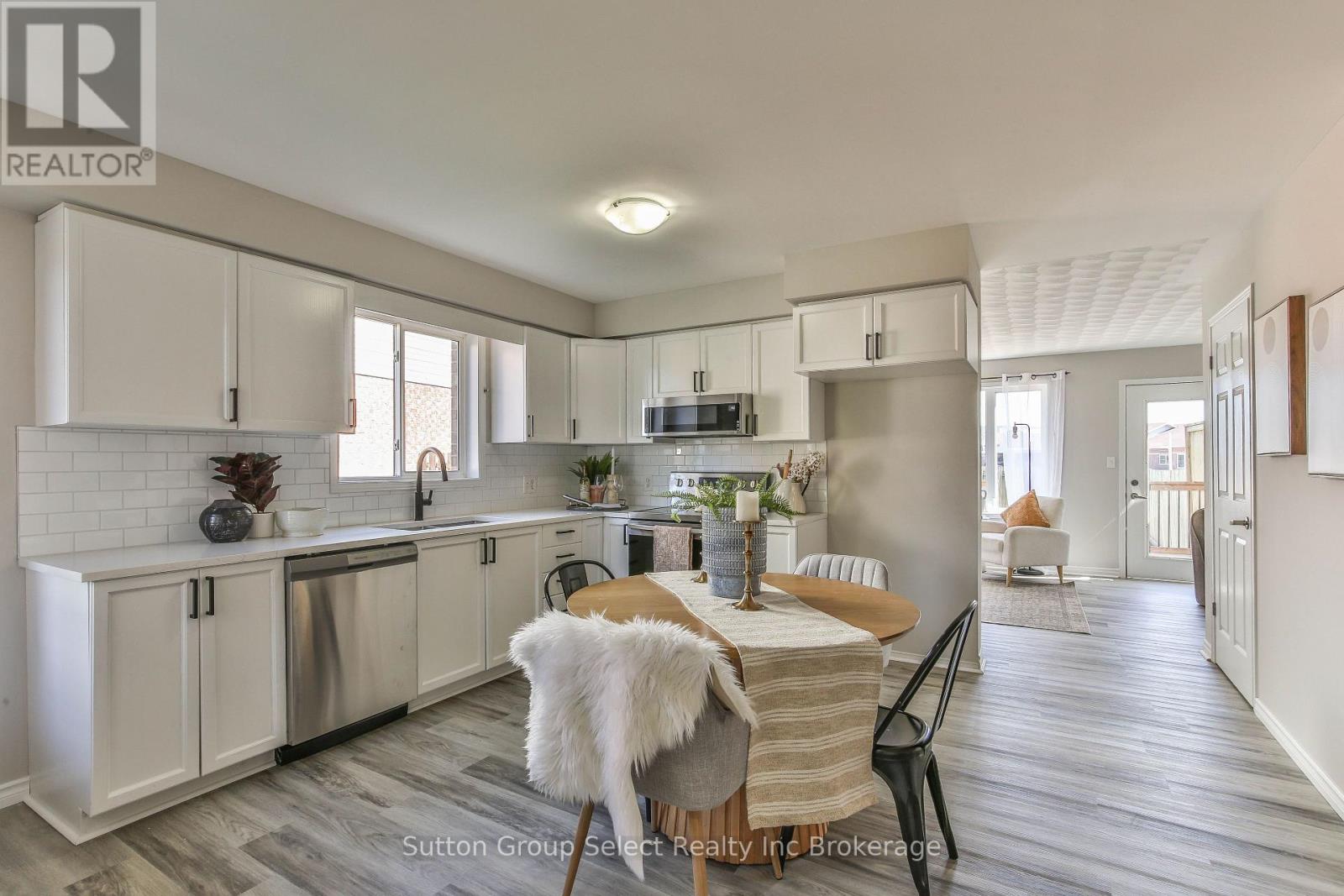1106 Nellis Street Property Photo 3