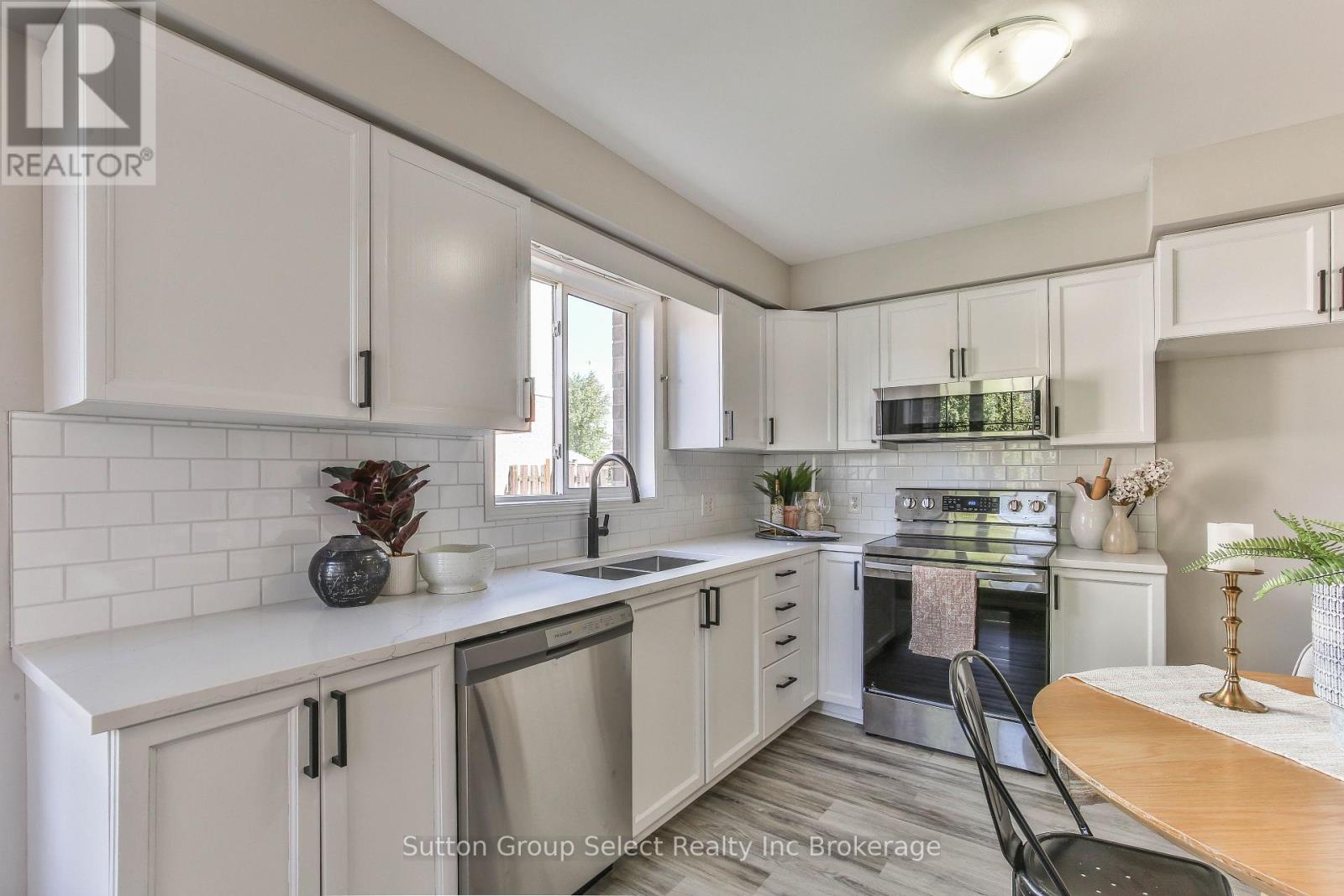 1106 Nellis Street Property Photo 6