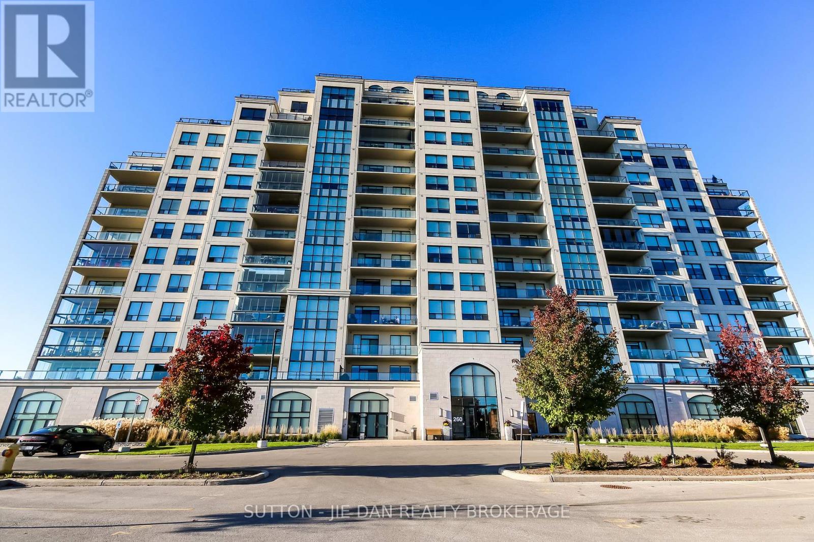 912 - 260 Villagewalk Boulevard Property Photo 1