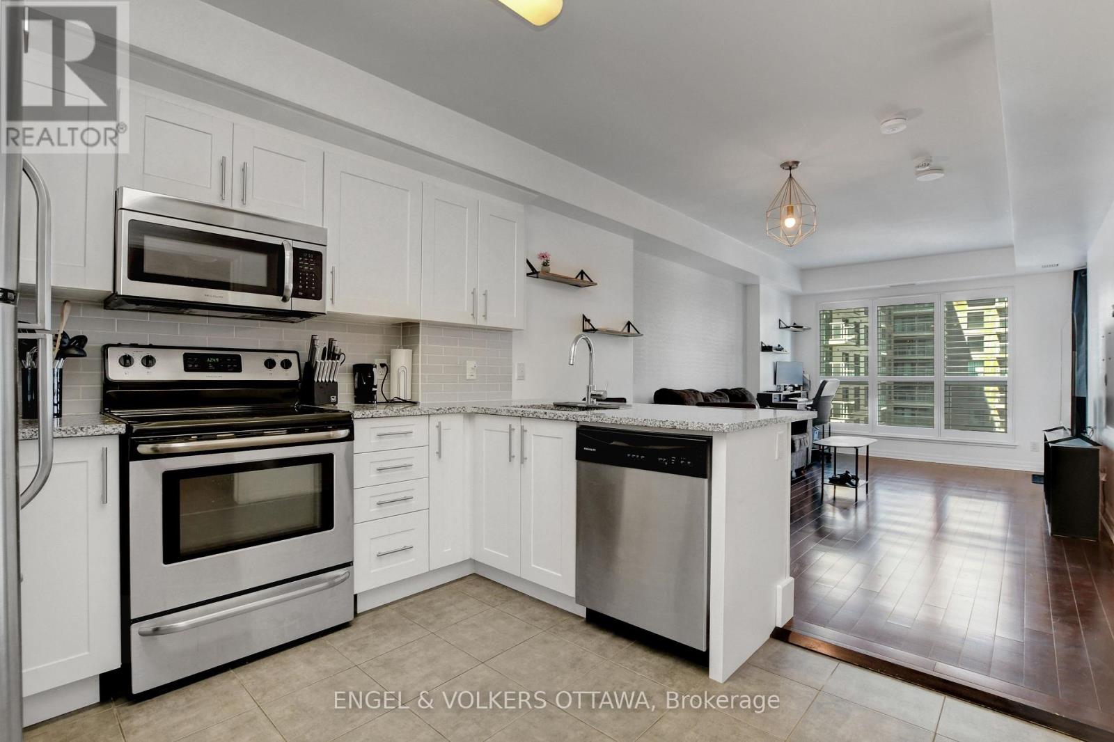 1305 - 242 Rideau Street Property Photo 5