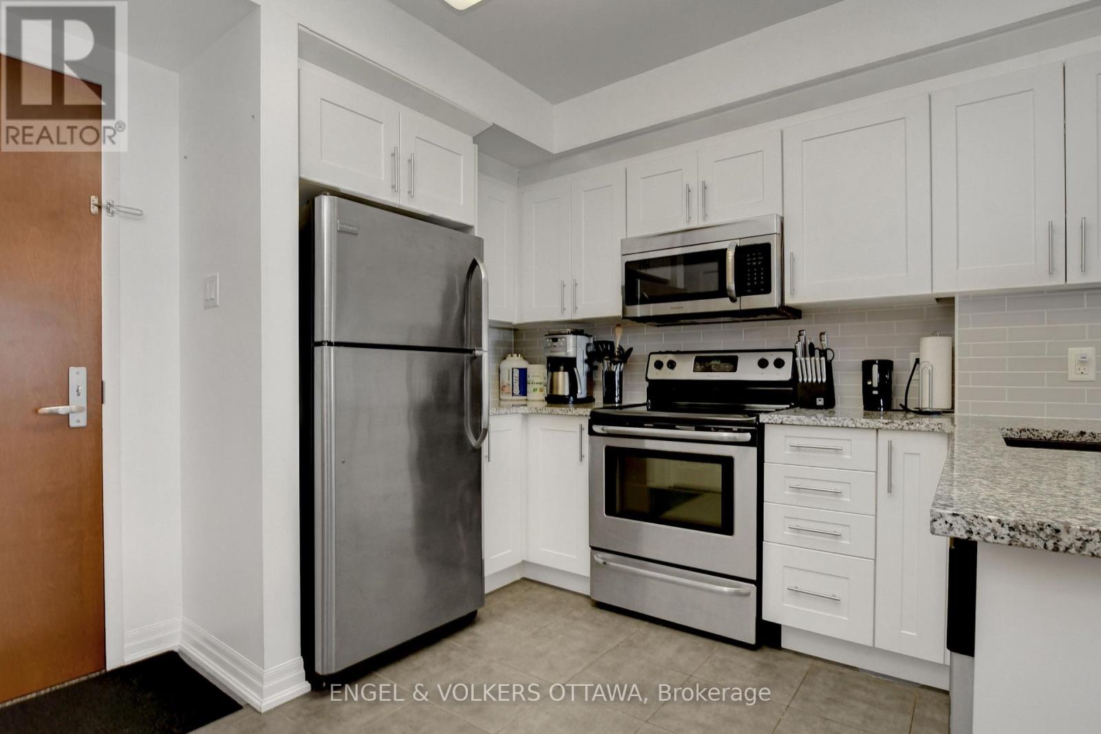 1305 - 242 Rideau Street Property Photo 6