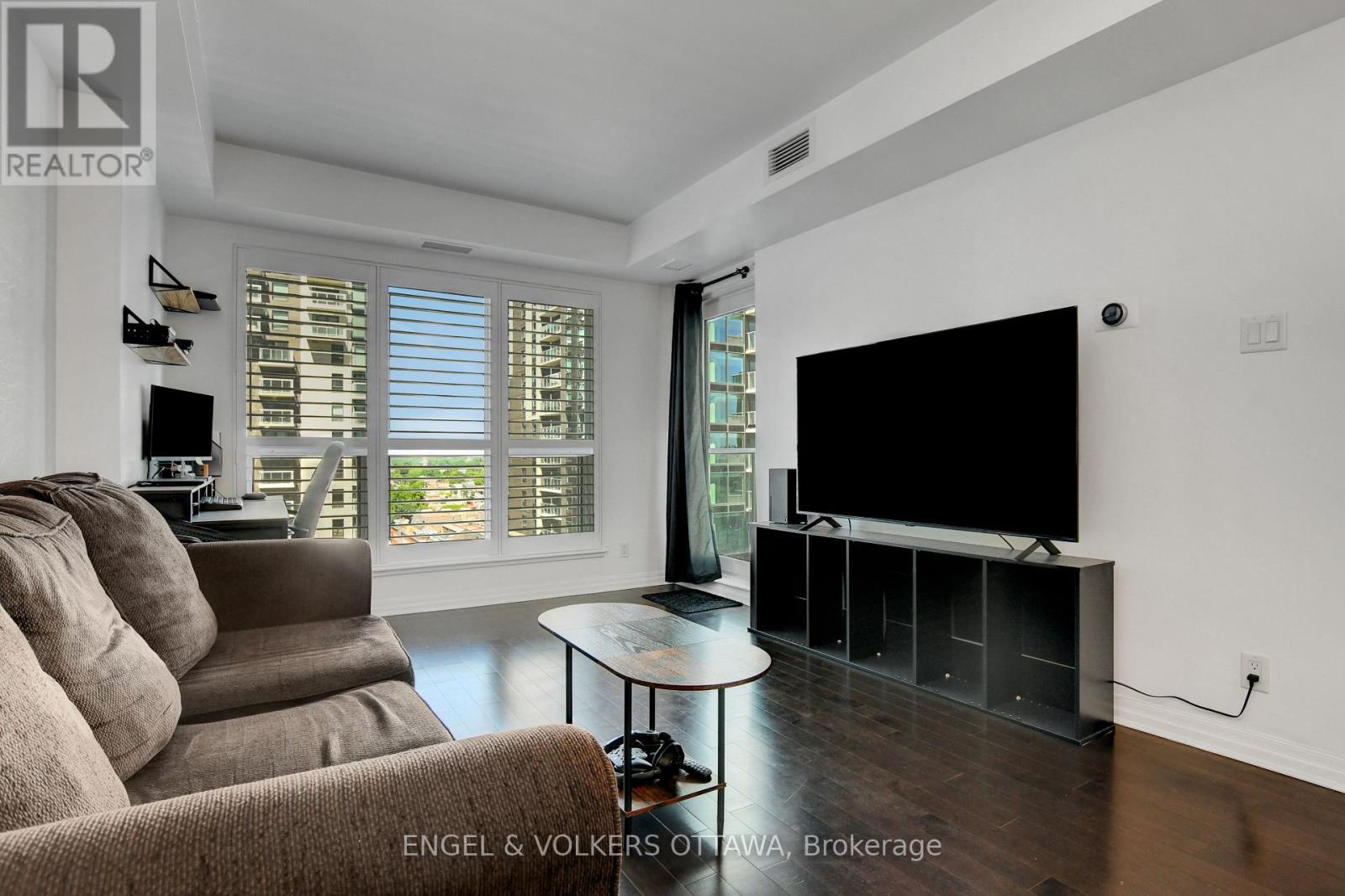 1305 - 242 Rideau Street Property Photo 11