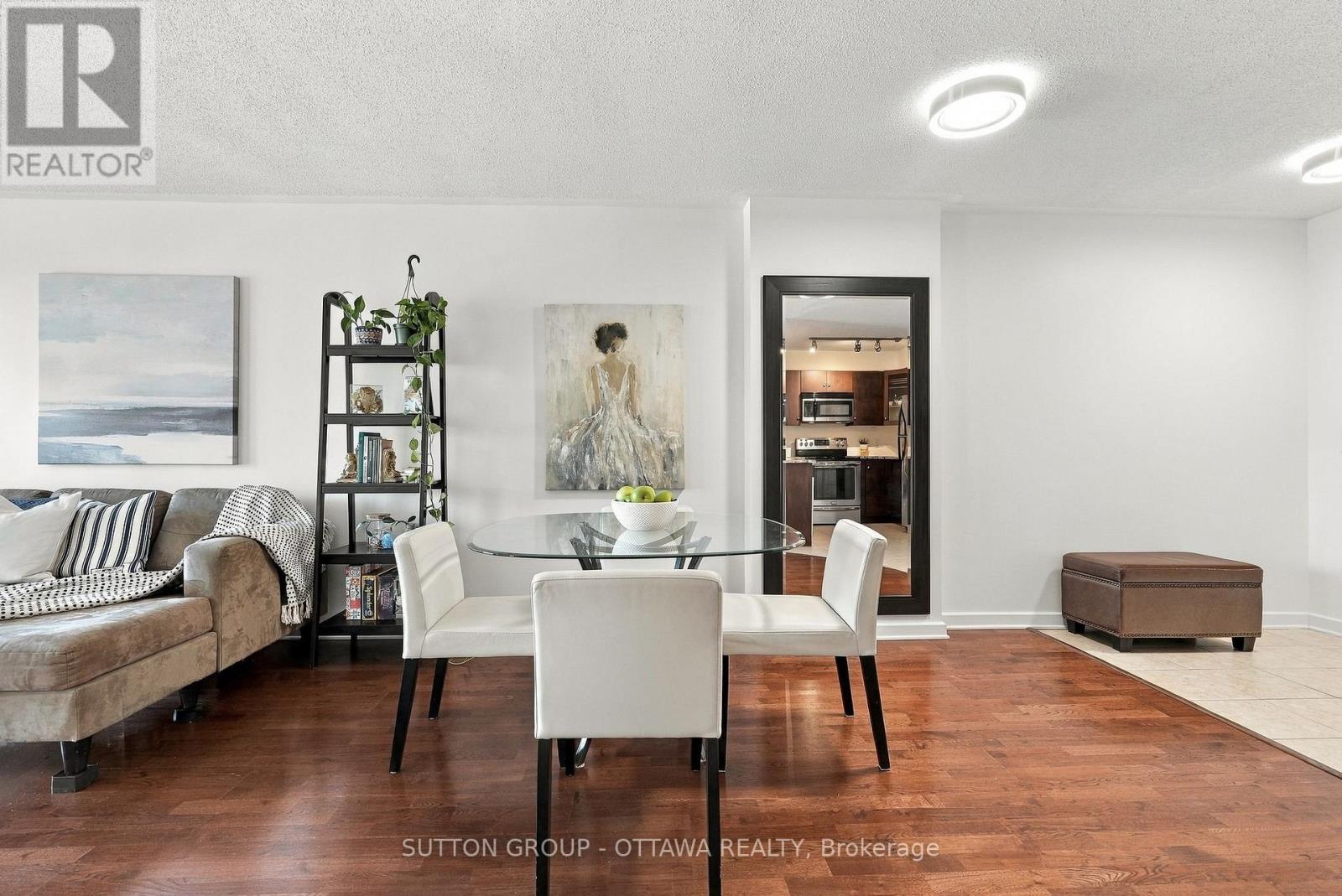 1012 - 138 Somerset Street W Property Photo 7
