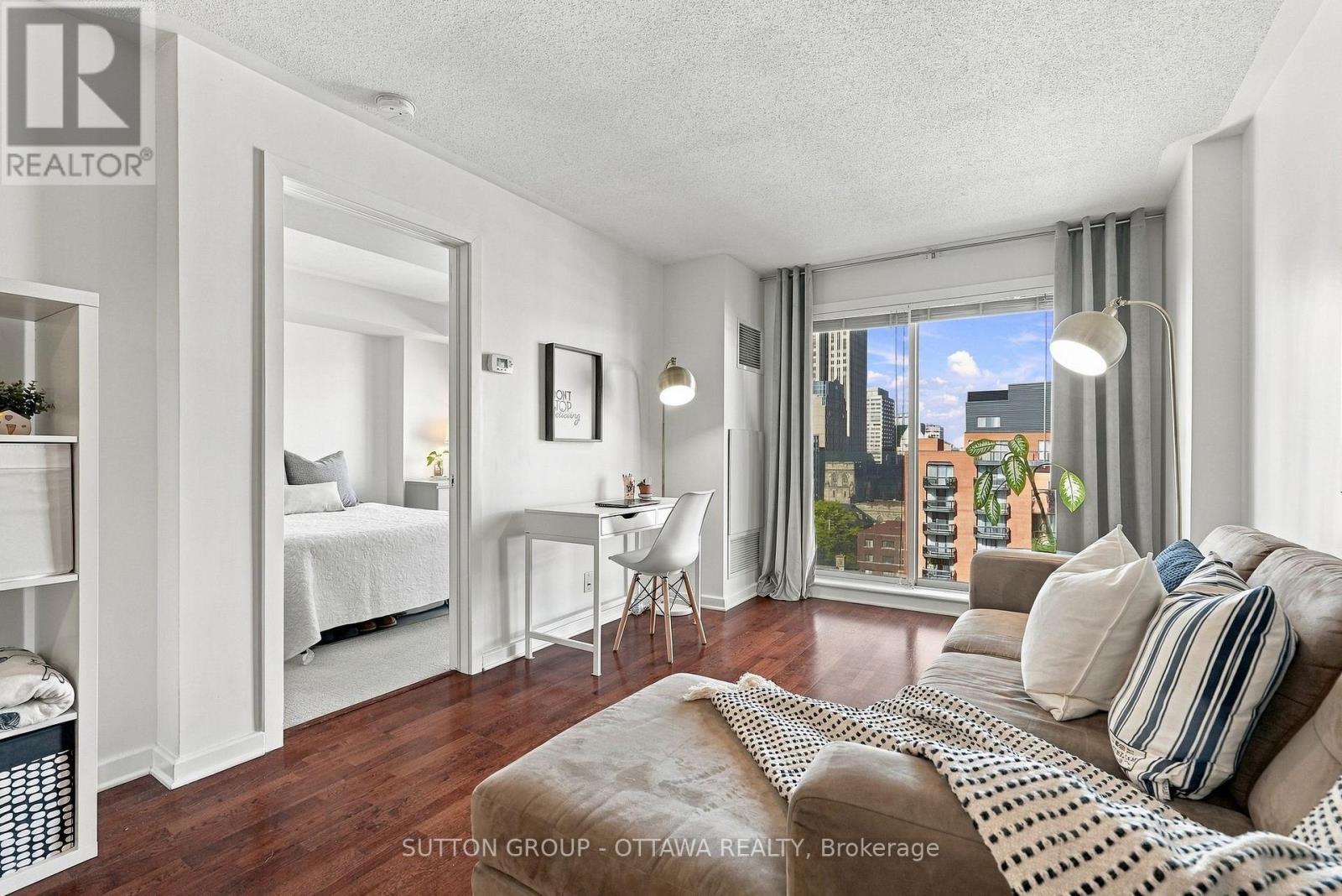 1012 - 138 Somerset Street W Property Photo 9