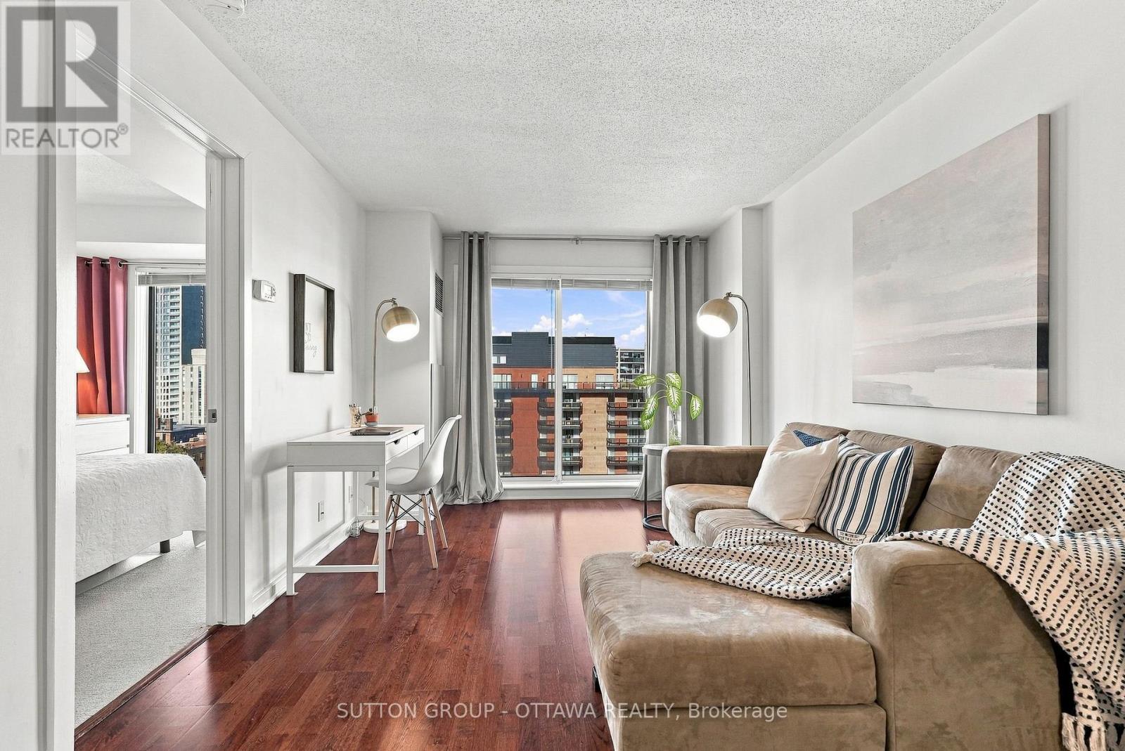 1012 - 138 Somerset Street W Property Photo 10