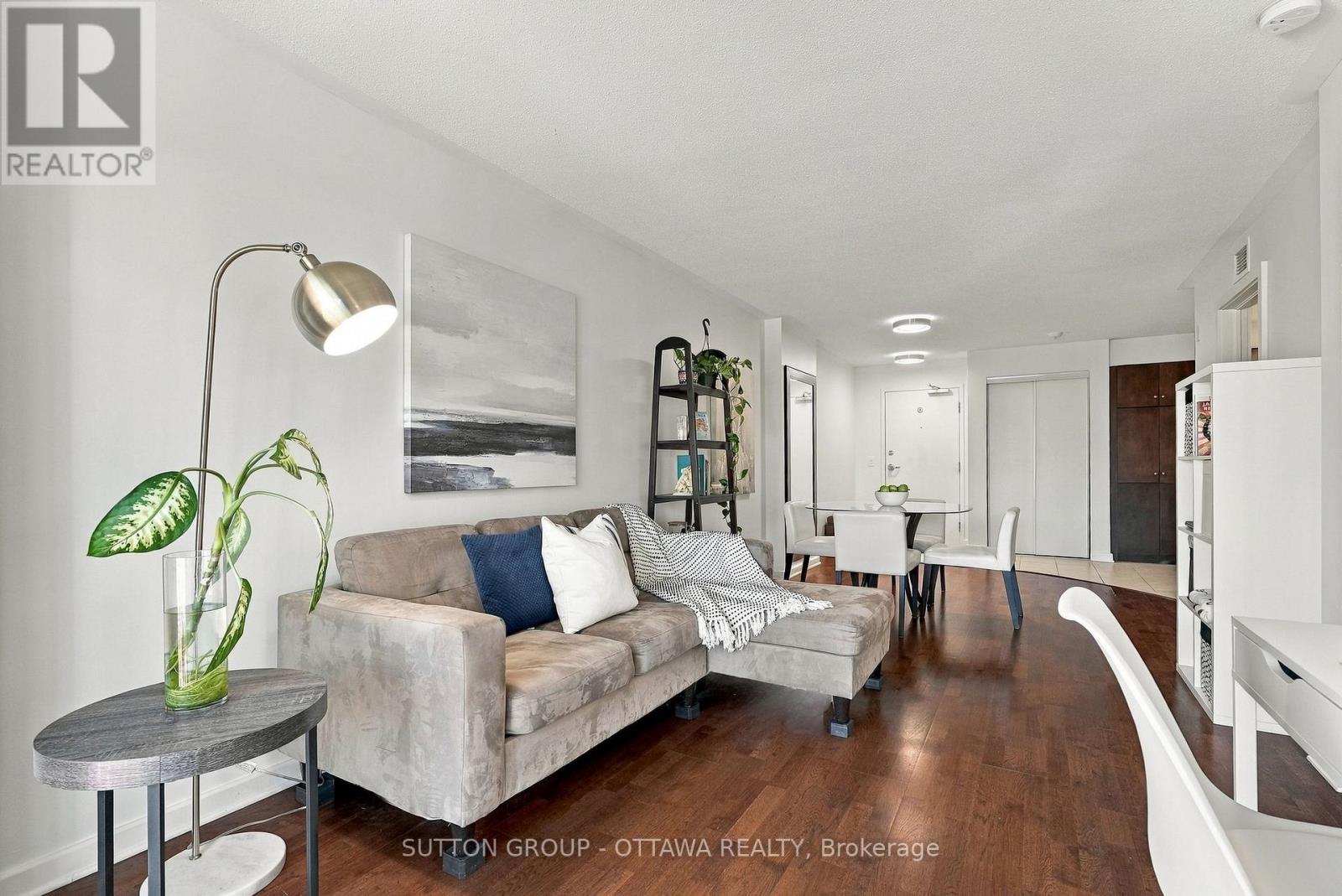1012 - 138 Somerset Street W Property Photo 12