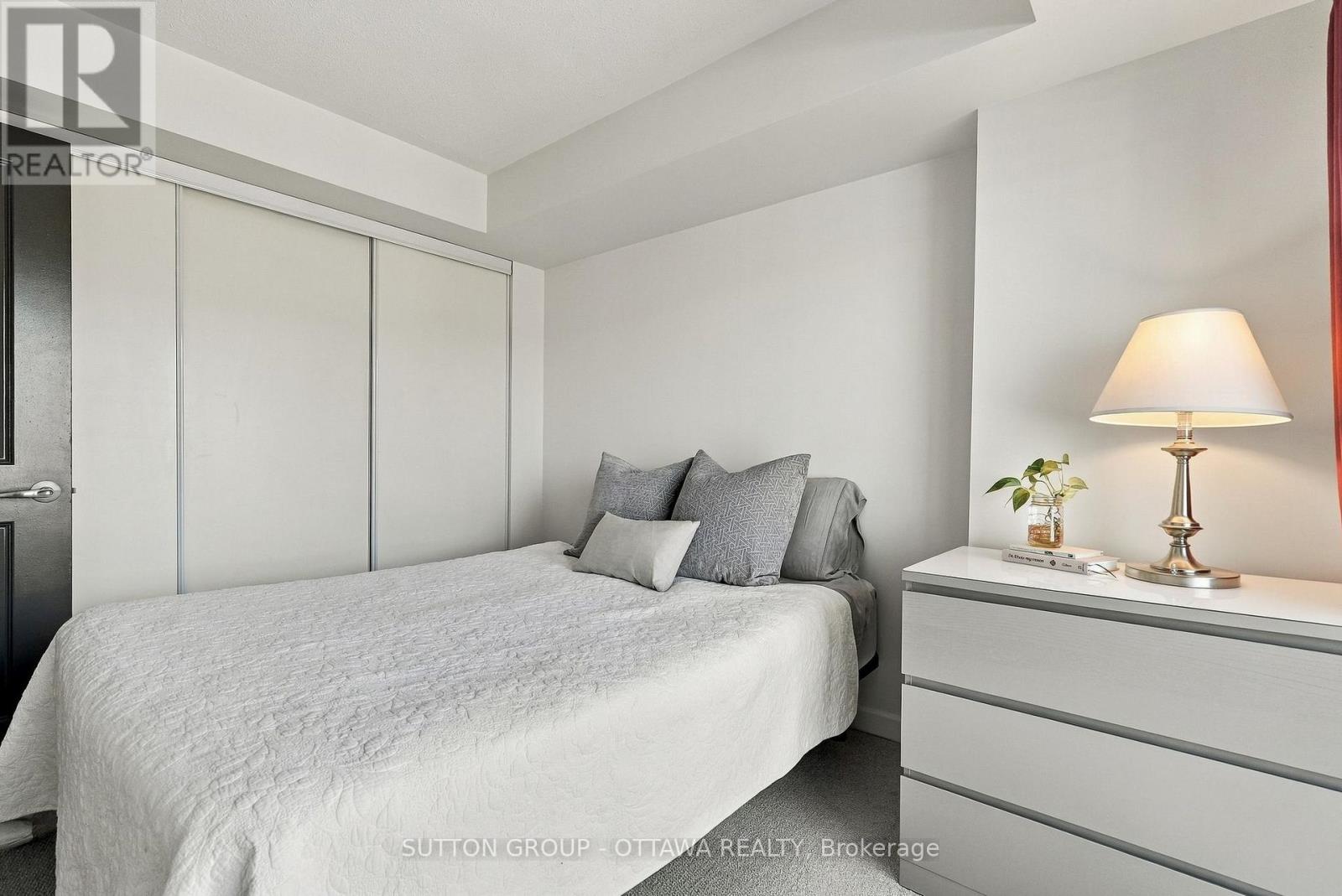 1012 - 138 Somerset Street W Property Photo 15
