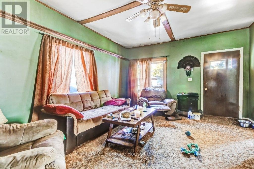66 Bee Street Property Photo 7