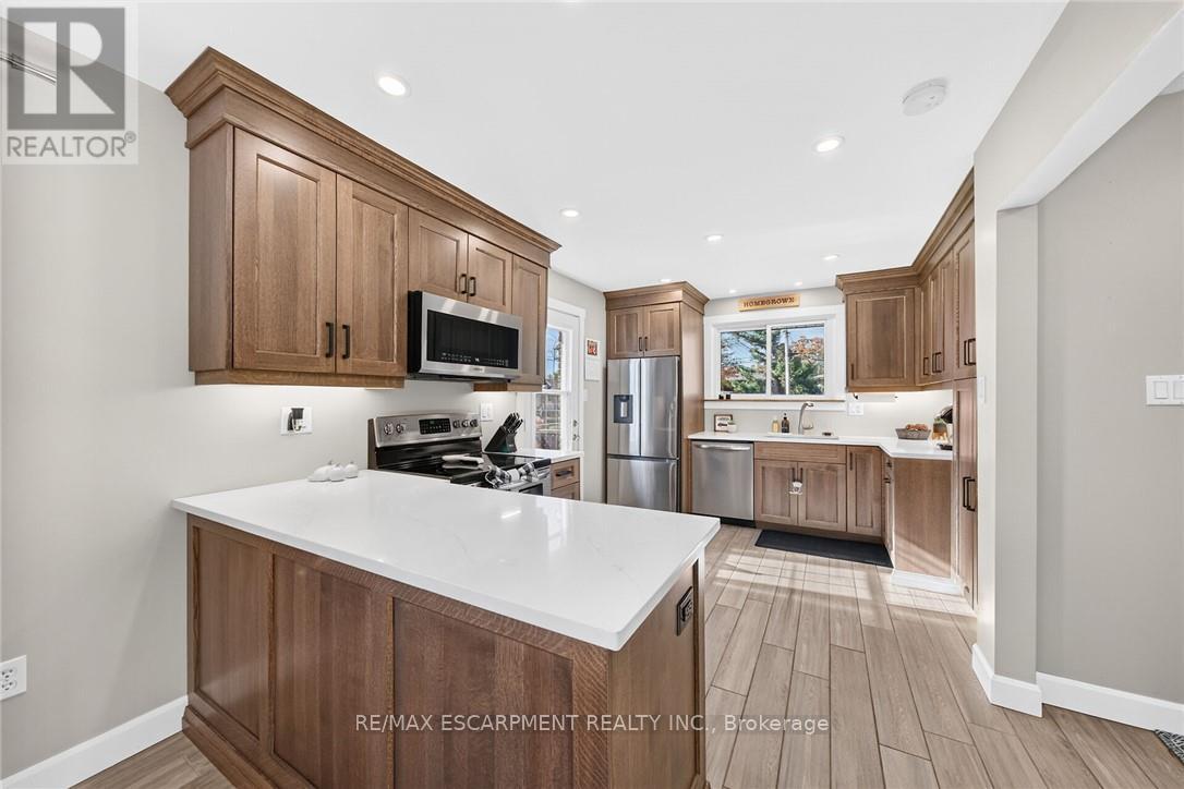 225 Maccrae Drive Property Photo 10